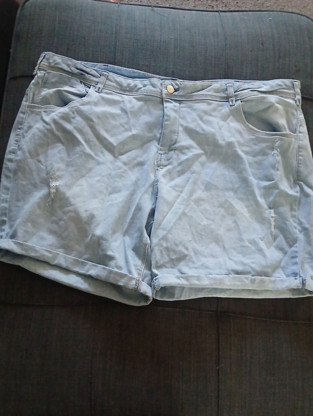 Casual Light Blue Denim Roll-Hem Women’s Jean Shorts